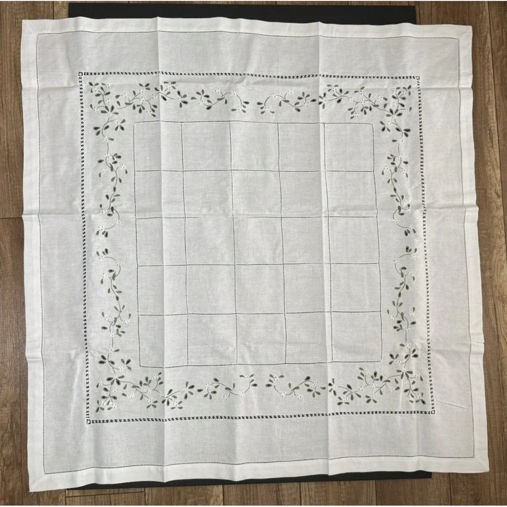 Vtg NEW Belgium Embroidered Linen Set 6 Napkins/39